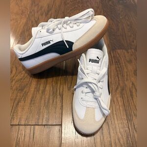 Womens Puma Club 5v5 sneakers, NEW, size 7